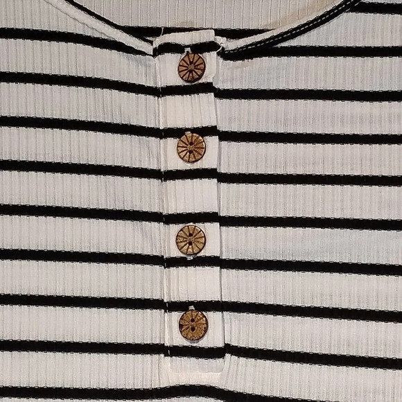 Shein NWOT White w/Blue Stripes Stretch Ribbed Sweater in Size M (US 6) - Picture 3 of 12